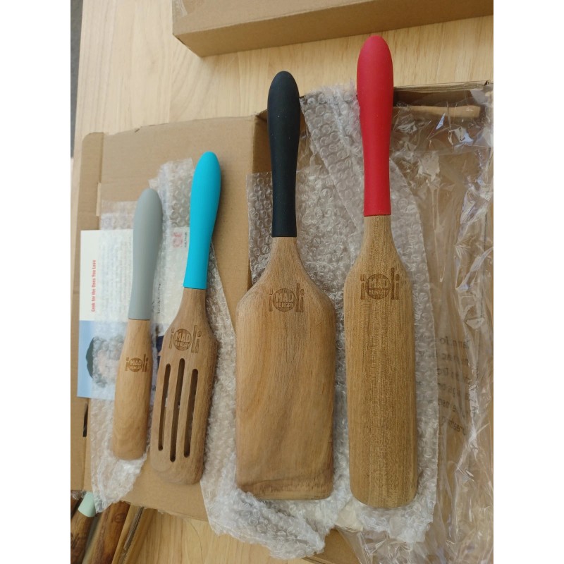 Mad Hungry® 16-PIECE ACACIA WOOD SPURTLE SET - SILICONE HANDLES