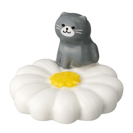 Decorore Corporation Flower Nyanko Chopsticks Rest Margaret Size: Approx. W4 D4 H2.8 MG-38682