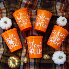 Yippee Daisy Thanksgiving Friendsgiving Hostess Gift Potluck Drink Cups – Set of 5 Fall Cups with Funny Thanksgiving Messages – Safe Food Grade Orange Cups Ideal for Thanksgiving Dinner