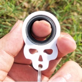 SAIKOOWA Skull Keychain Spinner, Fidget Keychain,Spinning Keychain Fidget, Fidget Spinner Keychain Toys for Keys (White)