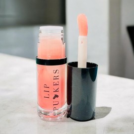 Lip Puckers Nourishing Lip Oil with Jojoba & Apricot Oil, 0.18 oz, 5 Shades (Pink Haze)