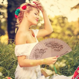 Healifty Sandalwood Folding Fan, Chinese/Japanese Retro-Style Hand Fan for Women and Girls, Foldable Hand Fan for Wedding Dance Party, 1 Piece (The Great Wall)