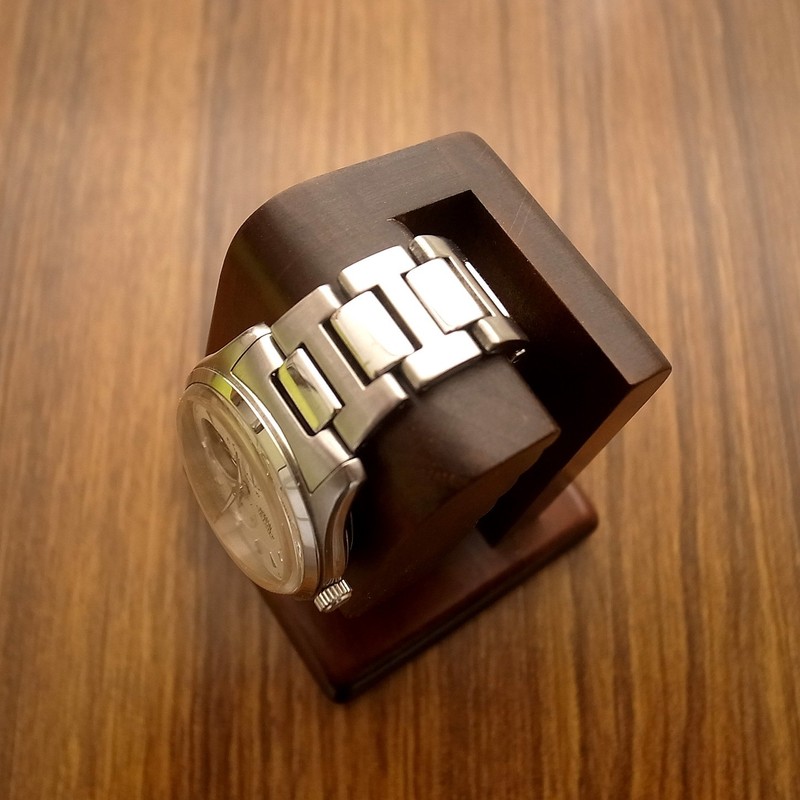 Toyooka Craft SC81 Watch Stand