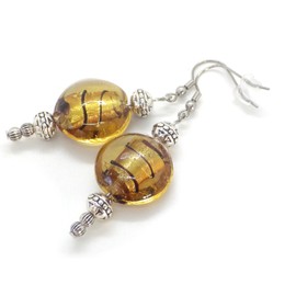 Handmade earrings in flat golden lampwork glass beads and silver-plated brass, vintage style, French craftsmanship