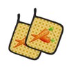 Caroline's Treasures BB7189PTHD Carrots on Basketweave Pair of Pot Holders