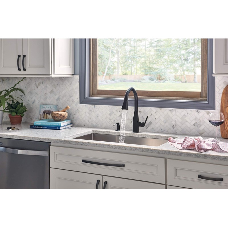 Peerless P7919LF-BL Single-Handle Kitchen Faucet Pull-Down, Matte Black