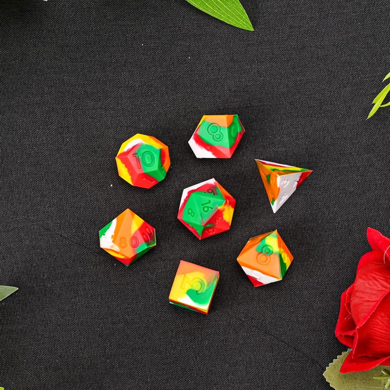 UBEUCK Silicone Dice, DND7PCS Piece Silicone Dice Set, with Flannelette