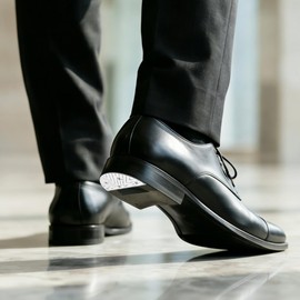 MOLUCKFU Protezioni in metallo a forma di mezzaluna per tacchi di riparazione del tallone di ferro per stivali e scarpe da uomo, cuscinetti antiscivolo per riparazione durevole