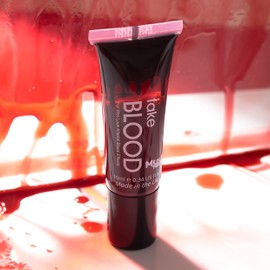 Fake Blood with Applicator by Moon Terror | 10ml | SFX Make up for Halloween Vampire Zombie Theatre Stage | Special Effects Make up