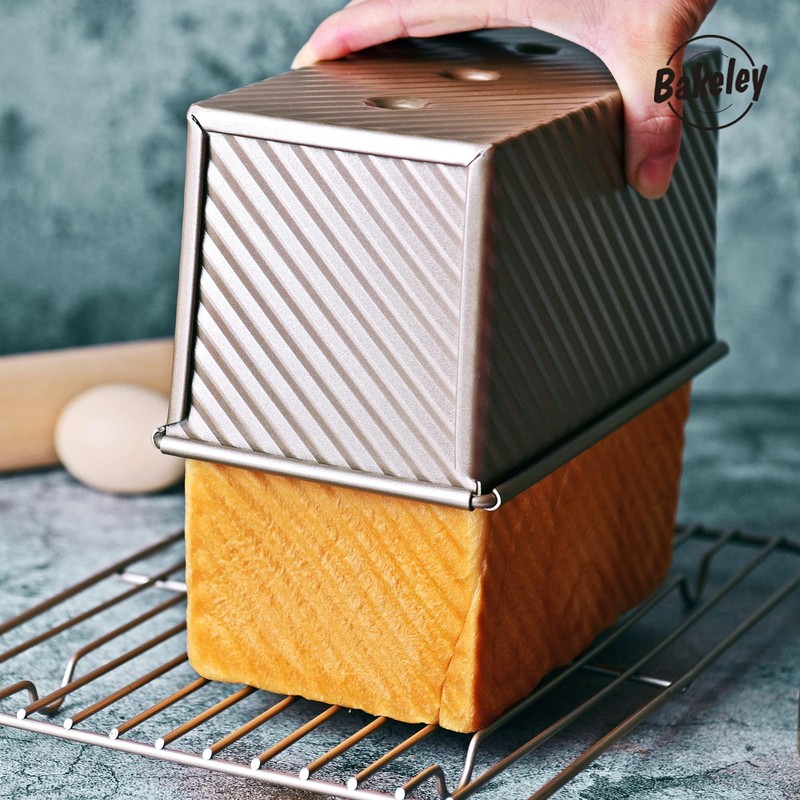 Bakeley 450 Gram Rectangle Non-Stick Pan with Lid (Champagne Gold,