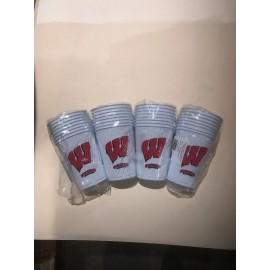 Zach's Great Stuff Lot Of 32 Wisconsin Badgers Mayflower 37641 Plastic Beer Cup 14 oz