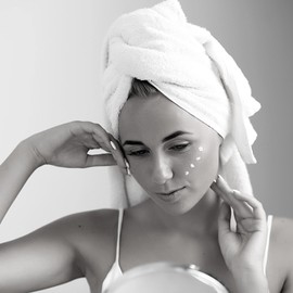 Global Serum | High-Quality Face Care | Organic Ingredients | Anti Pollution | Perfect Even Complexion | Stimulates Cell Regeneration | Made in France (30 ml)