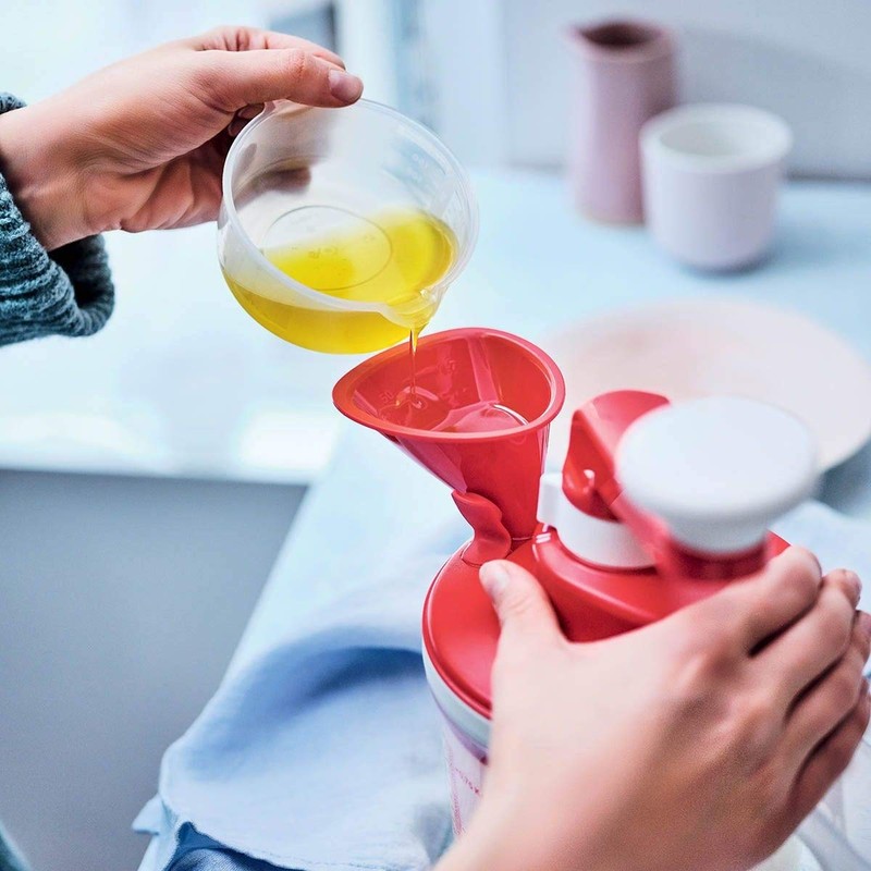 NewTupperware Whip N Mix Chef 5¼-cup/1.25L Mixer Red/White