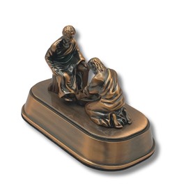 3 ARCHES USA Copper Jesus Washing Disciple's Feet Statue - Religious Little Jesus Figures & Christian Home Decor - Spiritual Table Centerpiece - Meaningful Biblical Present (Large 4.5")