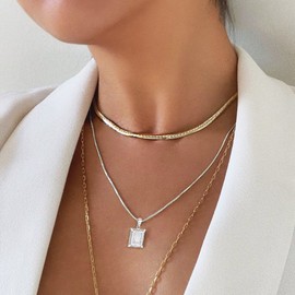 Bestyle Women's Men's Necklace with Copper Letters A-Z Initial Pendant, Width 2 mm Stainless Steel Square Pearl Necklace, Chain Length 50-55 cm, Gold | White, Stainless Steel