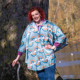 Wheelchair Poncho for Adults, Waterproof Rain Poncho for Children from 11 Years to Adults, Universal Fit, Peaked Hood, Press Studs Under Chin and Arms. Own Fabric Bag