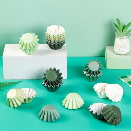 Quera 200Pcs Green Grease-Resistant Mini Cupcake Liners Wedding Muffin Baking Cups Baby Shower Cupcake Wrappers for Wedding Birthday Holiday Party or Baby Shower(1.18 x 1.18 in)