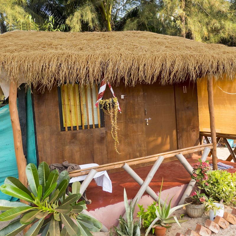 XLX TURF Faux Thatch Grass Roll for Tiki Bar Hut,