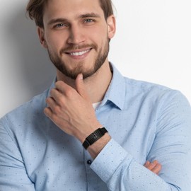 Fervia Flag Cross Bible Verse Bracelets for Men Inspirational Christian Wristbands Religious Gifts Adjustable Stainless Steel Bracelet(lsaiah 41:10)