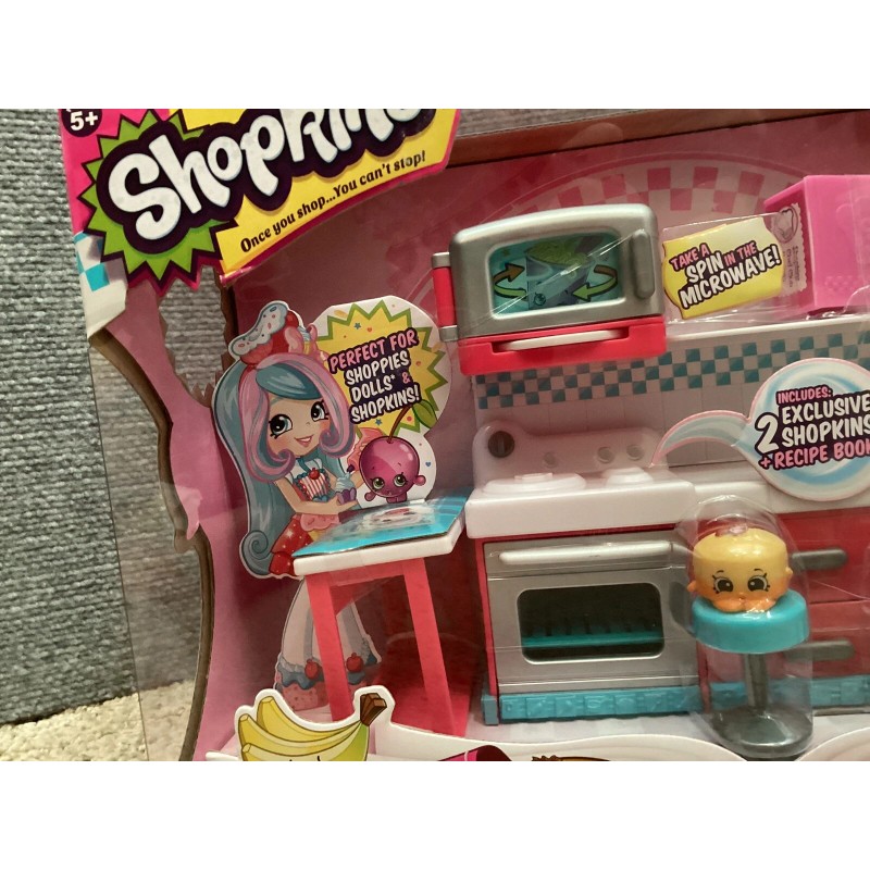 Shopkins Chef Club Hot Spot Kitchen Dolls Microwave Fun Play