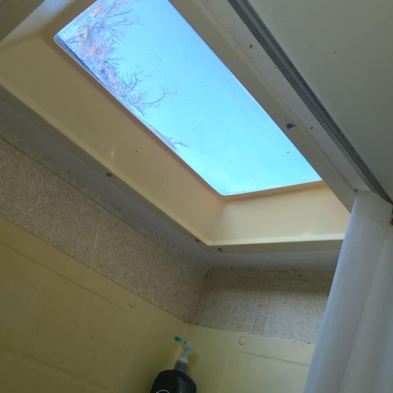 RV Skylight Replacement Kit, 17" x 25" OD Outer Dome