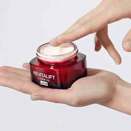 L'Oréal Paris Revitalift Fragrance Free Anti-Wrinkle Face Cream with Probiotic and Pro-Retinol Lifting Effect 50ml + Laser Cream X3 Anti-aging Reshaping Treatment with Proxylane 50ml - 2 Creams