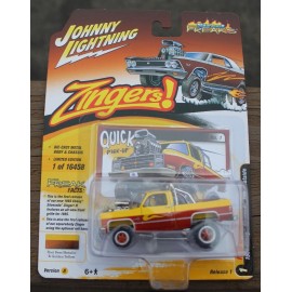 Johnny Lightning 2022 JOHNNY LIGHTNING 1985 CHEVY SILVERADO C10 FLEETSIDE Street Freaks Version A