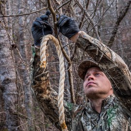 Wildlife Research Center Golden Rope Scent Rope Kit – Single Scent Rope Scrape Kit for Deer Hunting with Rope, Cable Tie and Golden Rope Scent Concentrate – Doe and Buck Deer Attractant