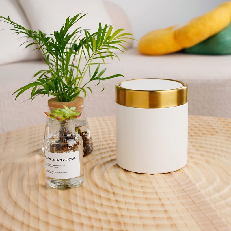 1.5 Liter Mini Trash Can with Lid, Metal Small Tiny