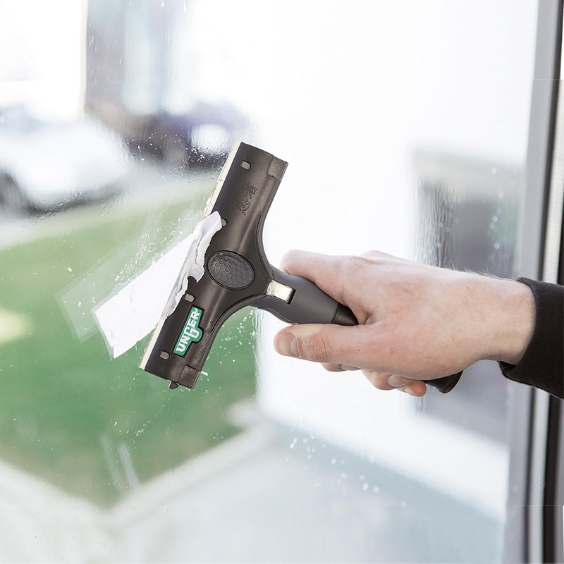 Unger Commercial ErgoTec® Ninja 4" Glass Scraper with Blade and