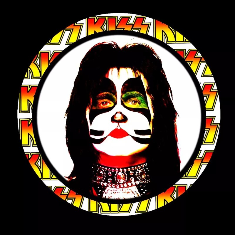 NEW KISS ROCK BAND RETRO SET UNISEX BRACELET NECKLACE PIN