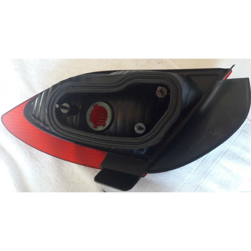GM Pontiac Genuine GM Pontiac Sunfire 2003 - 2005 Tail