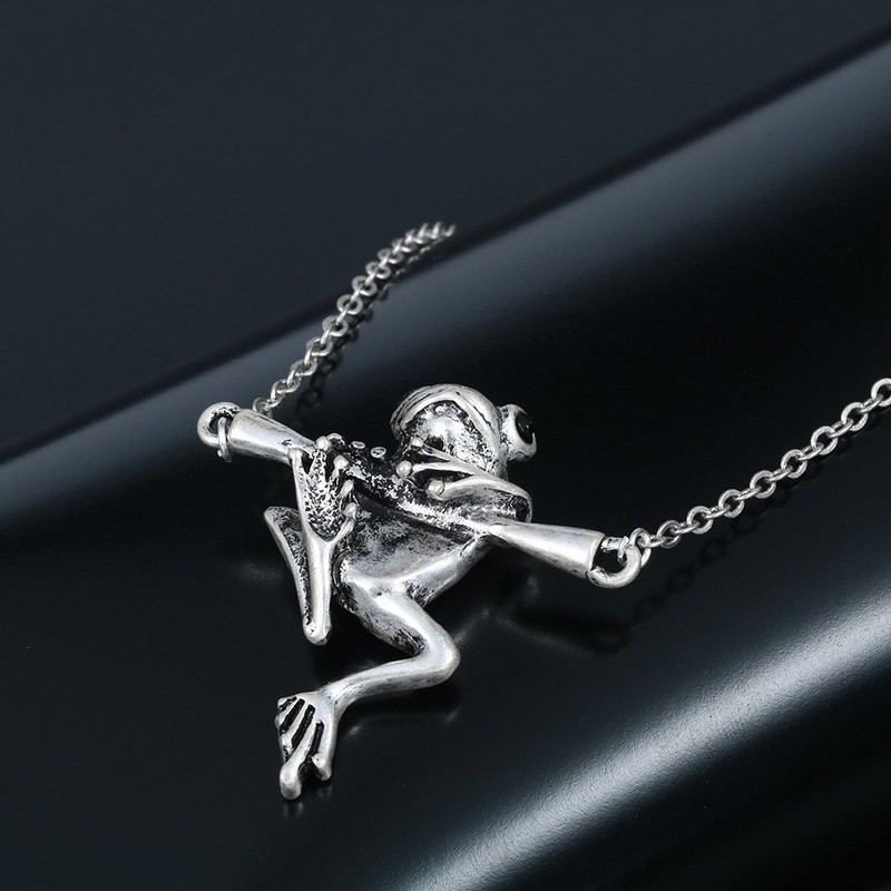 Caiyao Cute Hanging Frog Pendant Necklace Vintage Silver Plated Funny