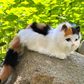 Realistic Baby Calico Cat Figurine - Lifelike Furry Kitten Statue, Plush Kitty Stuffed Animal Toy, Home Office Car Decor, Collectible Gift, Photo Prop