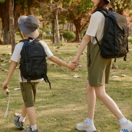 TINYAT Hiking Backpack for Men and Women, Water Resistant Travel Backpack, Trekking Backpack, Daypack for Camping, Climbing, Sports, Black/T110433