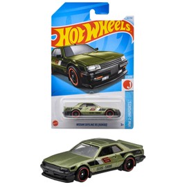 Hot Wheels HXR03 Basic Car, Nissan Skyline RS (KDR30) Vehicle Toy, Mini Car, 3 Years Old and Up, Green