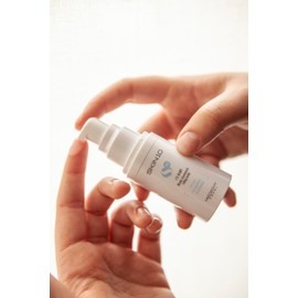 MEDICHY MODEL - Skin10 Eye B-Lift - Straffende Augenkonturcreme - Reduziert Mimikfalten und Augenringe - Augenlifting - 15 ml
