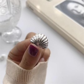 Iaceble Minimalist Silver Seashell Ring Adjustable Shell Open Ring Metal Shell Cuff Ring Sea Shell Finger Ring Beach Shell Statement Ring Jewelry for Women