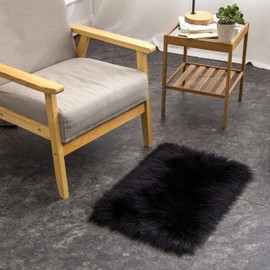 Teppich Wölkchen Faux Fur Rug, Fluffy Sheepskin Bed Rug for Bedroom, Bed or Living Room, Sofa Decoration, Lambskin Runner, Washable, 40 x 60 cm, Rectangular, Black