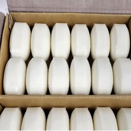 4 packs of 90g, a cozy baby powder scented soap to cheer you up throughout the day / 하루를 다독이는 포근한 베이비파우더향 비누 90g 4입