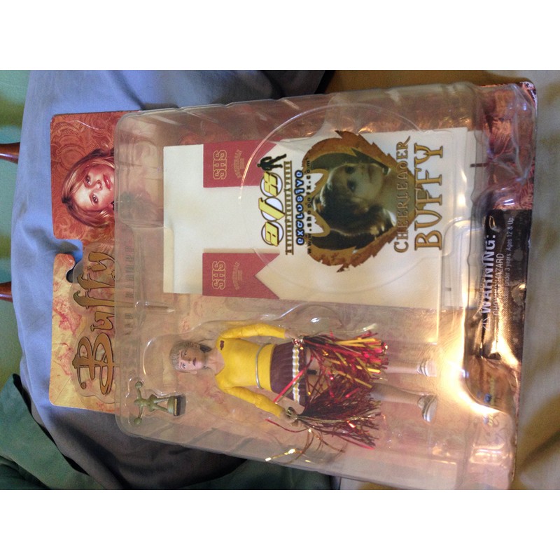 Diamond Select Buffy the Vampire Slayer Cheerldr Buffy