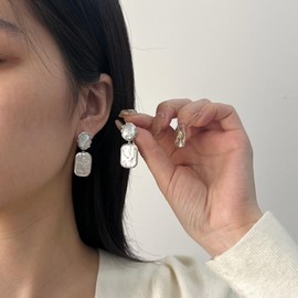 Elegant Cultured Freshwater White Baroque Pearl Dangling Drop Earrings for Classy Women