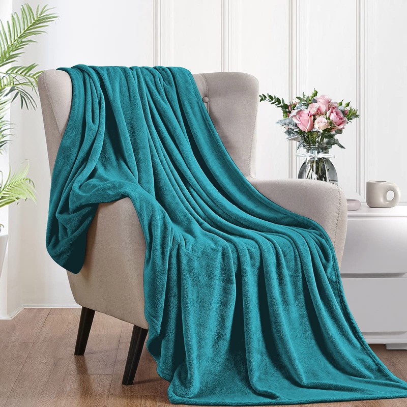 Cuddly, Fluffy Blanket, 130 x 160 cm - Small Fleece