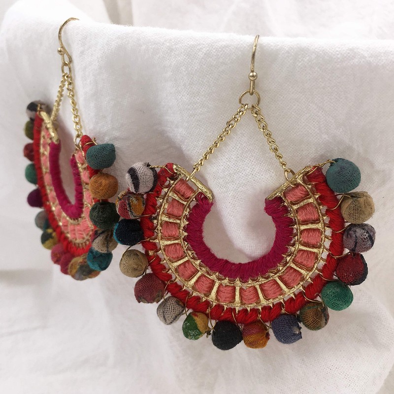 Pendientes hechos a mano para mujer, coloridos abalorios de tela