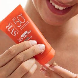 SVR Sun Secure Blur Con Color FPS 50+ Protector Solar Facial con Efecto Matificante, 50 ml