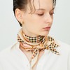 Daks (신세계강남점)DCSC3E825 SILK100%베이지 체인프린트 쁘띠 삼각스카프링 세트 DCSC3E825 100% Silk