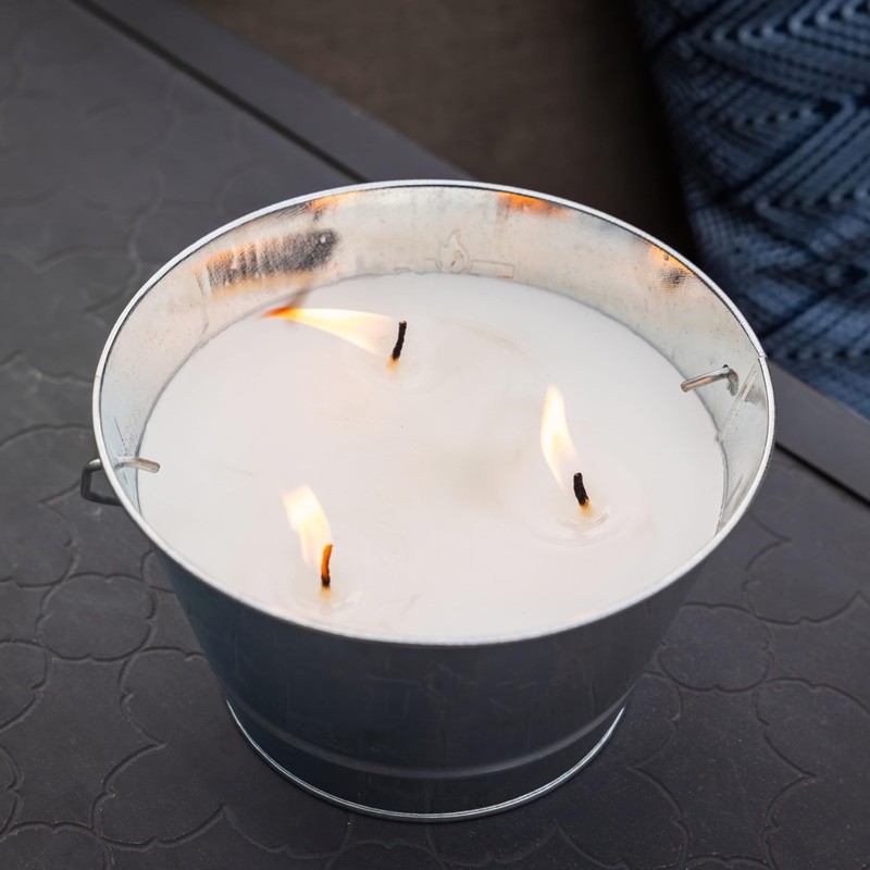 TIKI Citronella Candle 28-Ounce – Triple Wick Metal Bucket with