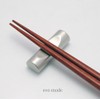 eve-mode metal chopstick rest