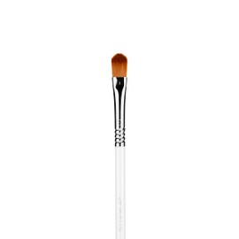 Sigma Beauty S20 Eye Cream Skincare Brush – Skincare Tool for Applying Skincare Products to Face and Skin, Gentle Eye Cream Brush Applicator for Eye Creams and Eye Makeup Primer (1 Pc)