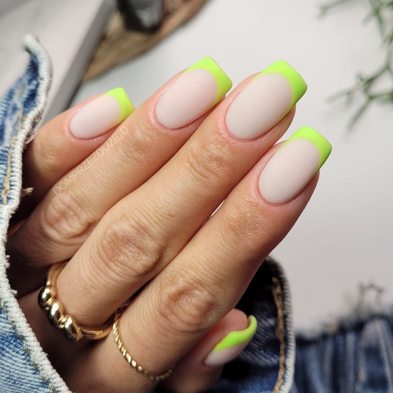 820 Semilac Extend Care 5-in-1 Light Grey 7 ml